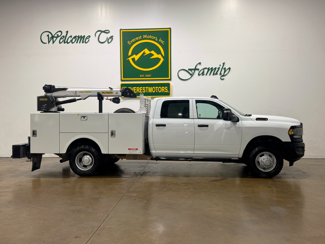 ram ram 3500 chassis cab 2024 3C7WRTCJ1RG191705 image ram ram 3500 chassis cab 2024 3C7WRTCJ1RG191705 image